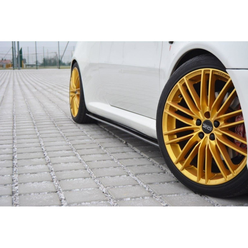 Maxton Design-RAJOUTS DES BAS DE CAISSE POUR Alfa Romeo GT Maxton Design-RAJOUTS DES BAS DE CAISSE POUR Alfa Romeo GT