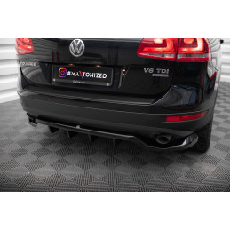 Maxton Design-Central Arriere Splitter (avec une barre verticale) Volkswagen Touareg Mk2 